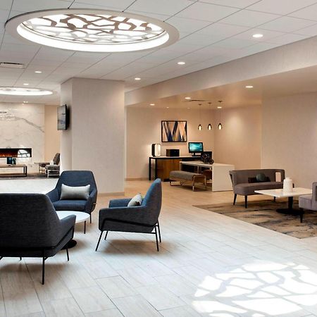 Delta Hotels By Marriott Utica Bagian luar foto