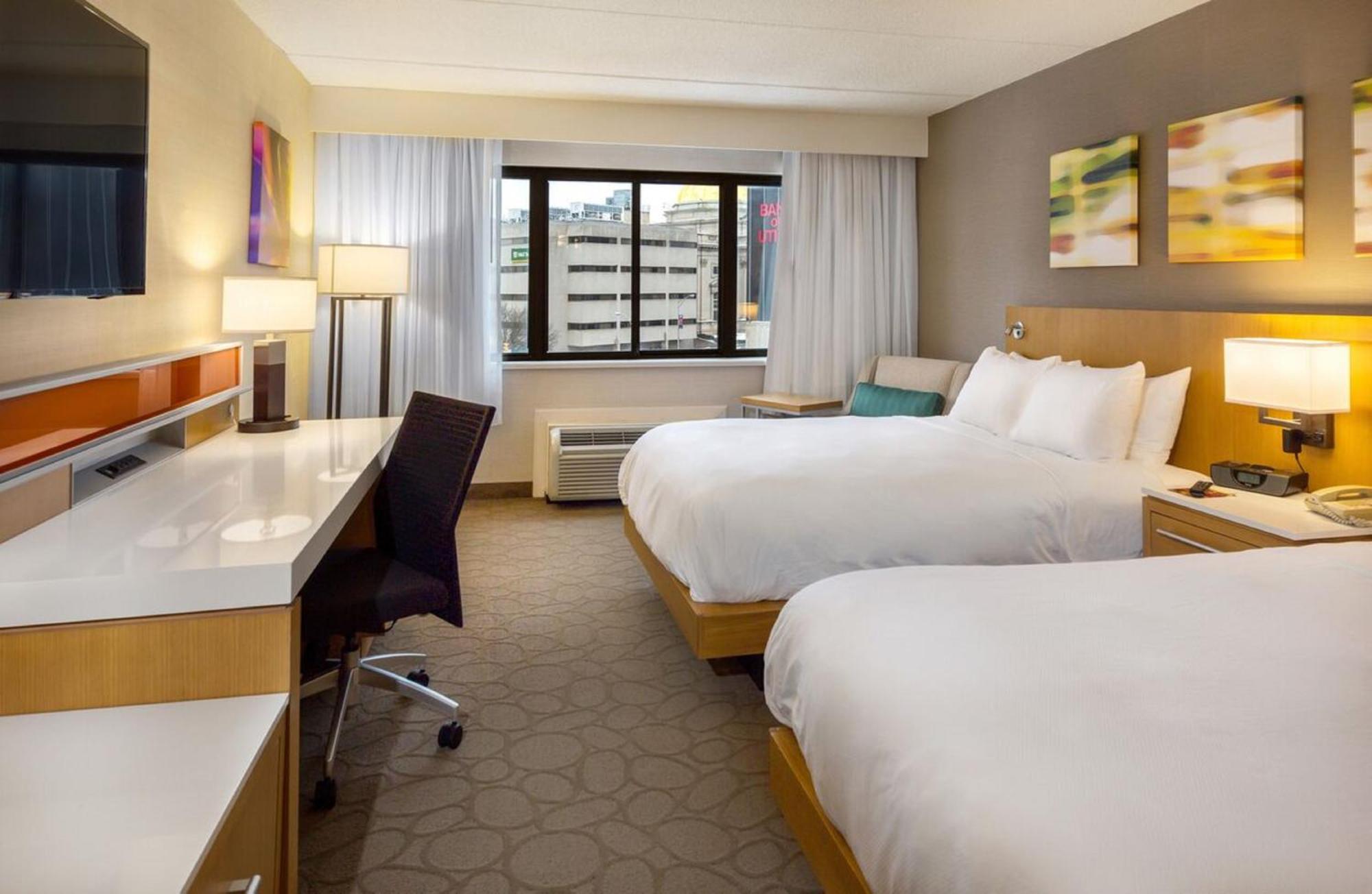 Delta Hotels By Marriott Utica Bagian luar foto