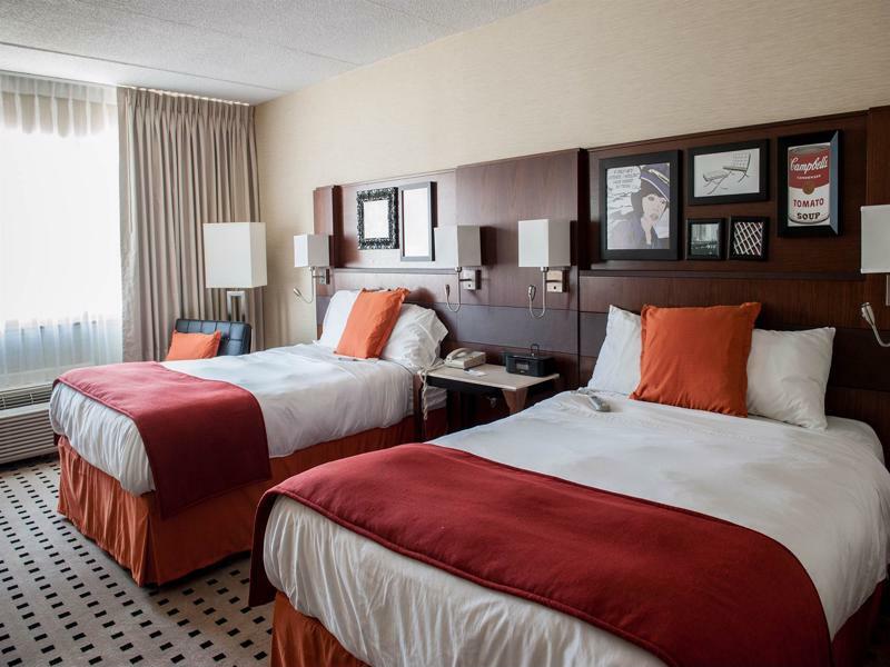 Delta Hotels By Marriott Utica Bagian luar foto