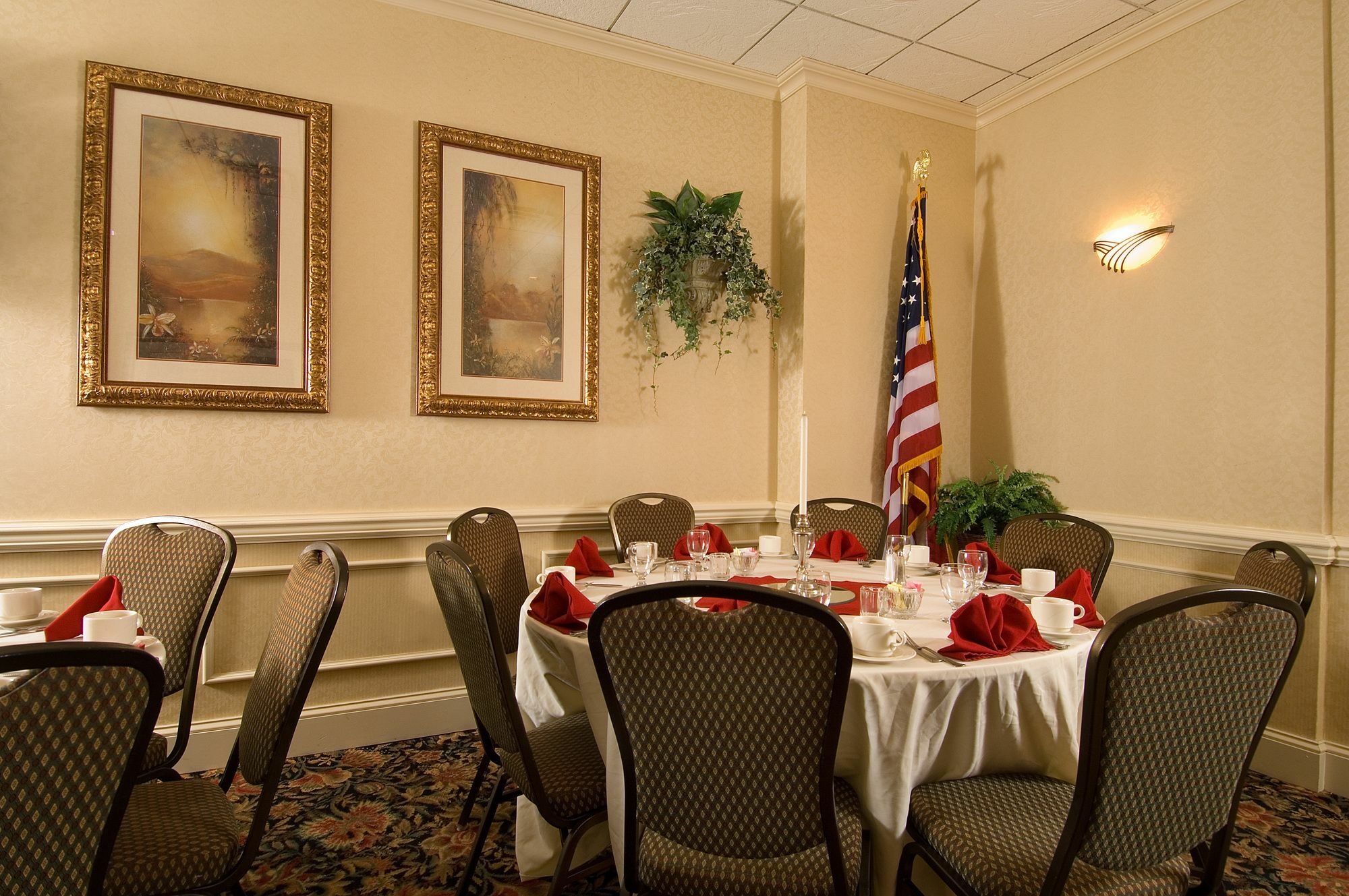 Delta Hotels By Marriott Utica Bagian luar foto
